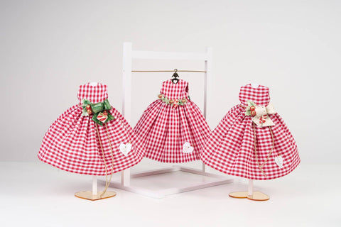 Sara's Idea vestitino big dolls con gruccia e sali profumati  con ceramica assortita h 24 con armadietto