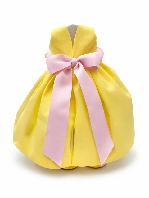 SARA'S IDEA BIG DOLLS VESTITINO IN COTONE CON CINTURA DI FIORI E BAMBOLINA IN PEXY H24 COLORE GIALLO CON SCATOLA ARMADIO