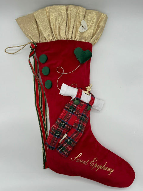 Sara's Idea calza befana media in velluto rosso con rouche 27x48 con salopette e stampa "sweet epiphany"